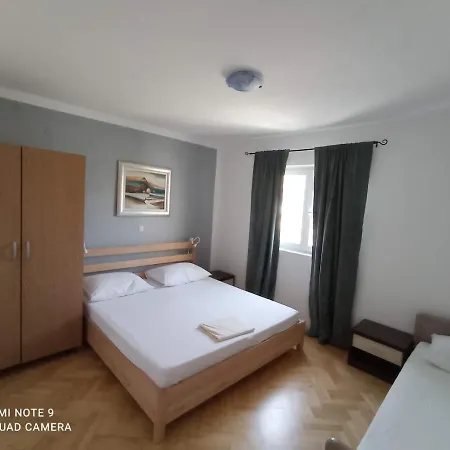 Sea View With Swimming Pool Near Apartment Split
