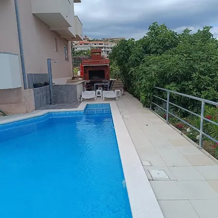 Sea View With Swimming Pool Near Split