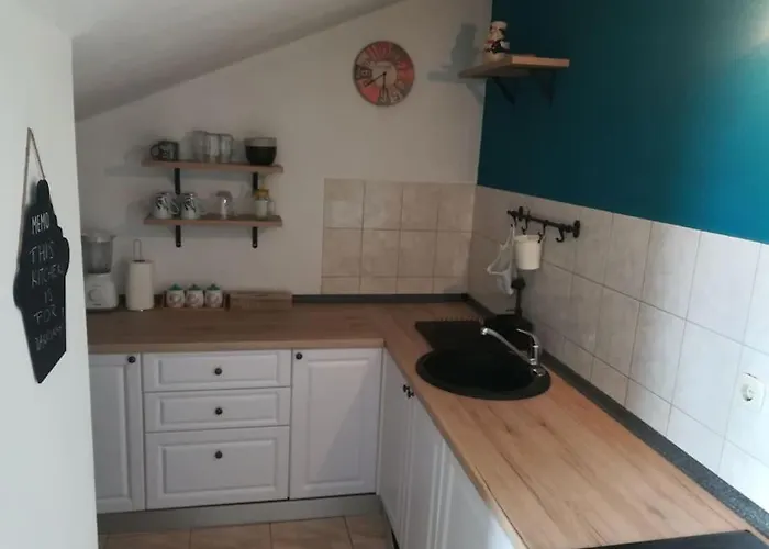 Sea View With Swimming Pool Near ספליט