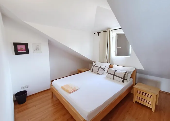 דירה Sea View With Swimming Pool Near ספליט