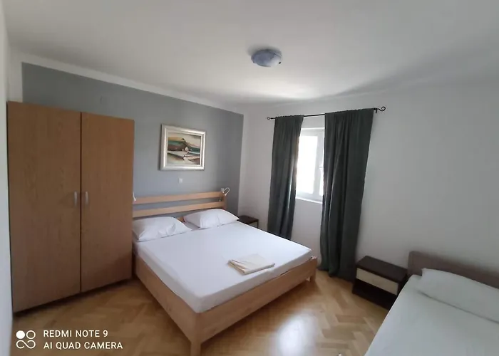 Sea View With Swimming Pool Near דירה ספליט