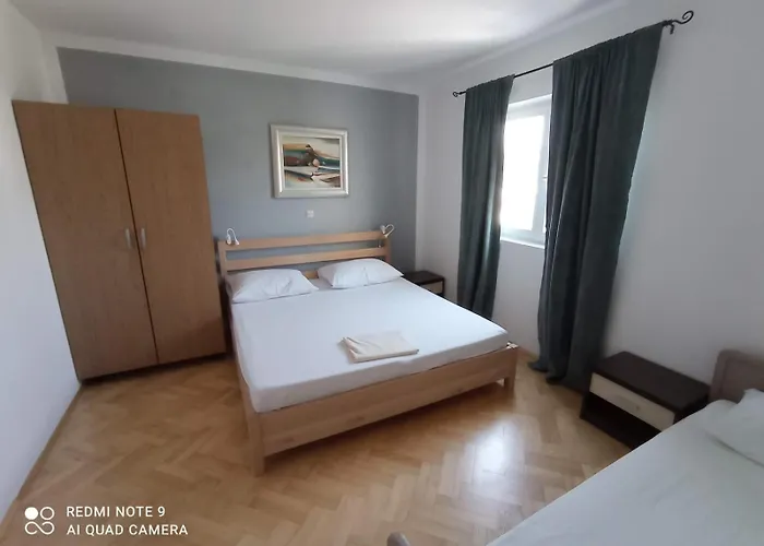 Sea View With Swimming Pool Near דירה *