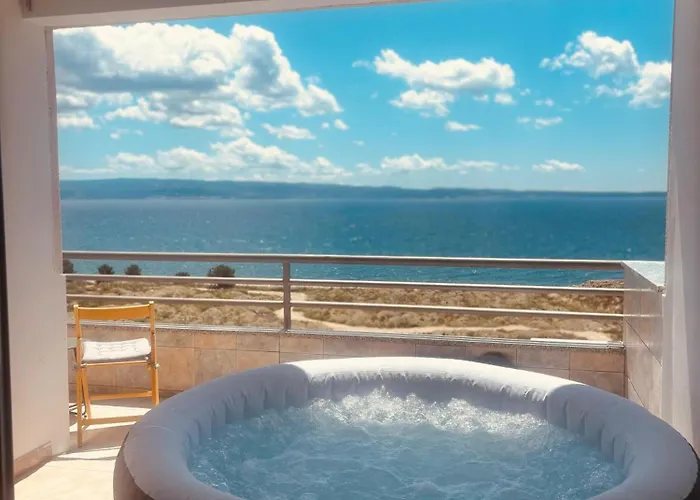 Sea View With Swimming Pool Near ספליט